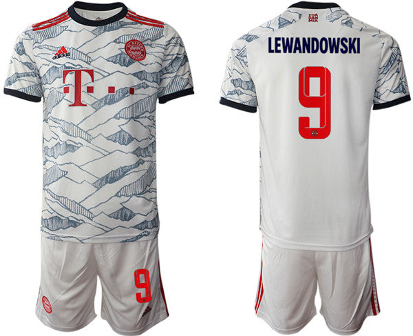 Robert Lewandowski Bayern Munich white jersey