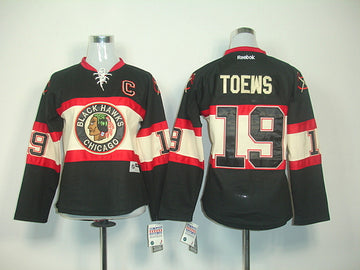 Janathan Toews Chicago Blackhawks black jersey