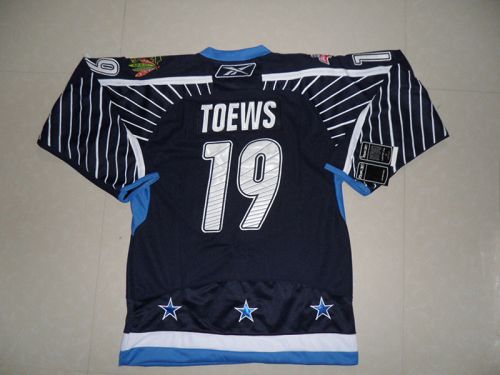 Jonathan Toews Chicago Blackhawks blue jersey