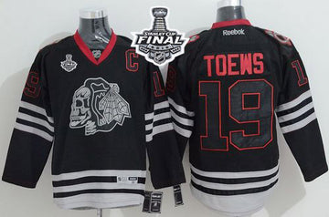 Jonathan Toews Chicago Blackhawks black jersey