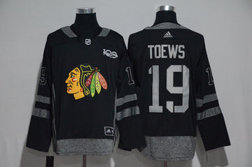 Jonathan Toews Chicago Blackhawks black jersey