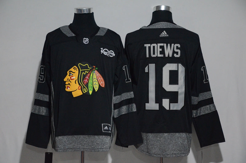 Jonathan Toews Chicago Blackhawks black jersey