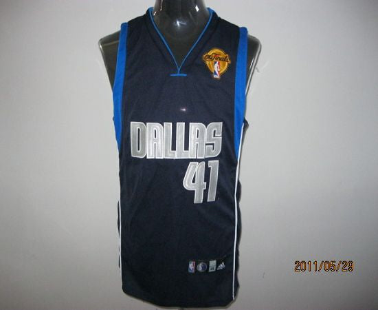 Dallas Mavericks blue jersey