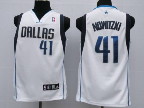 Dirk Nowitzki Dallas Mavericks white jersey