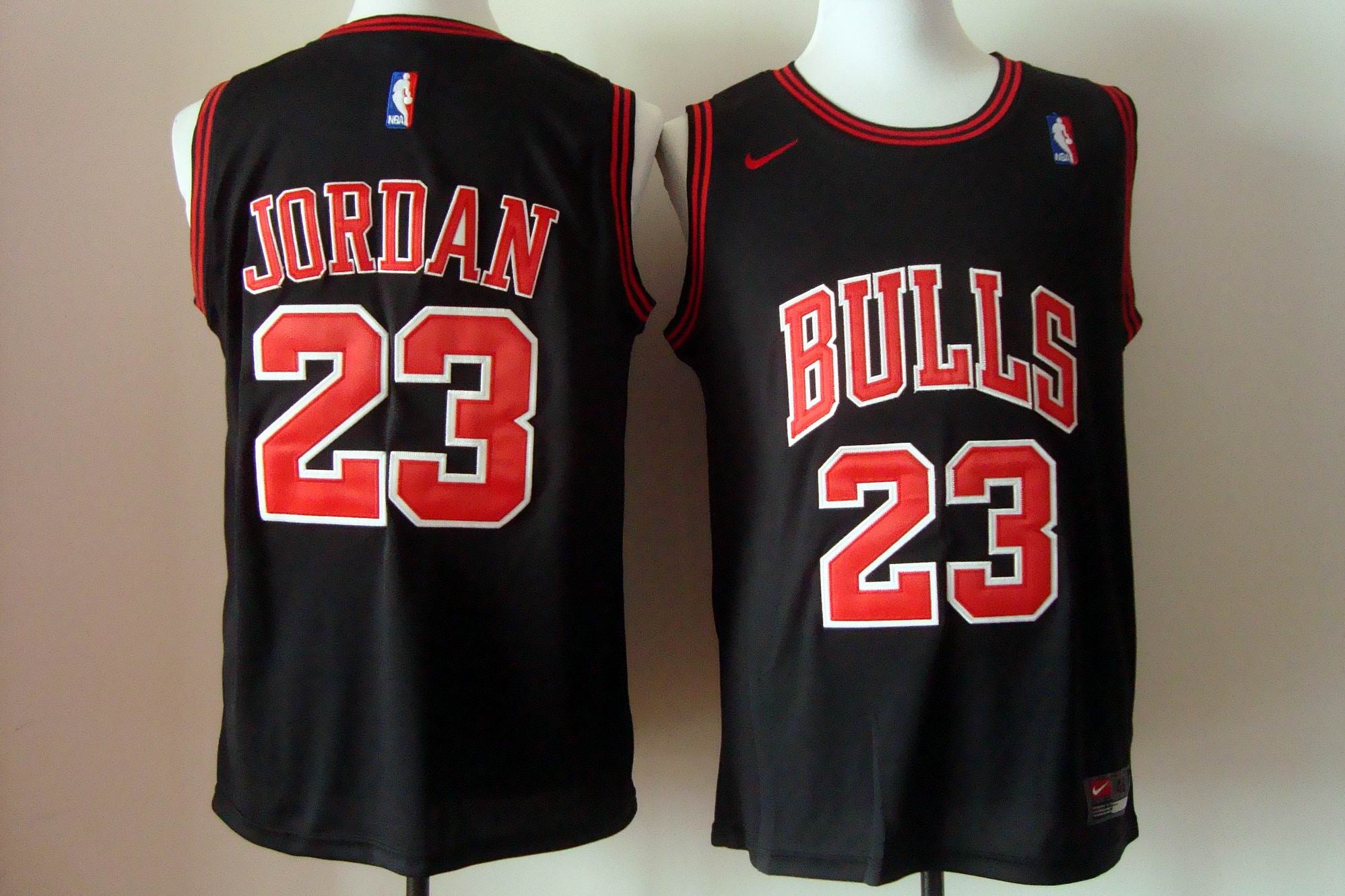 Michael Jordan Chicago Bulls black jersey