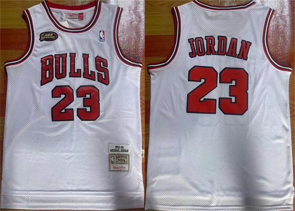 Michael Jordan Chicago Bulls white jersey