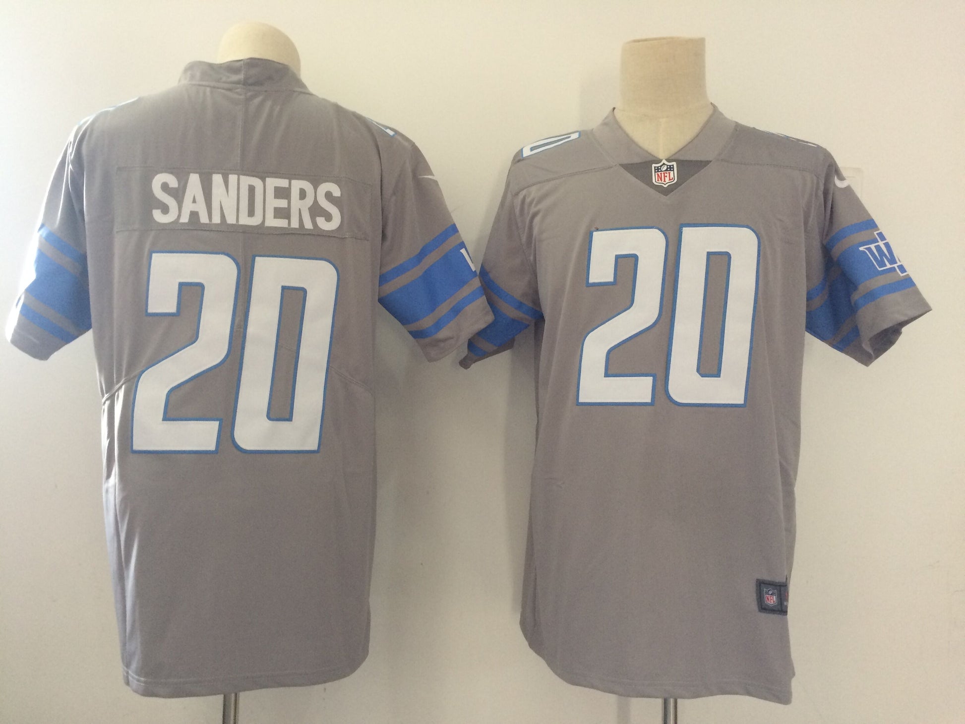 Barry Sanders Detroit Lions grey jersey