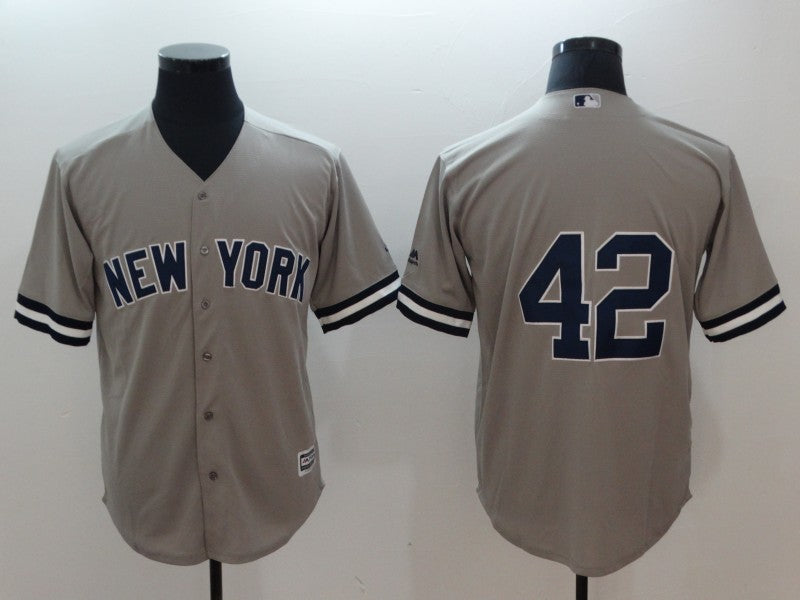 Mariano Rivera New York Yankees gray jersey