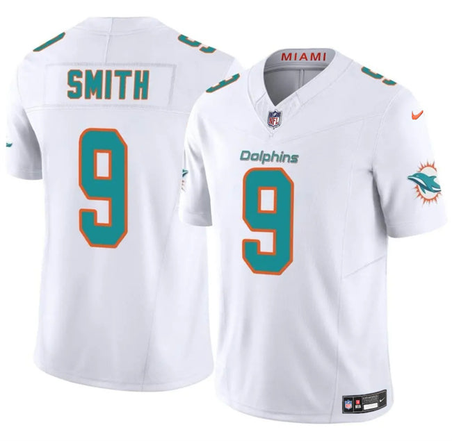 Jonnu Smith Miami Dolphins white jersey