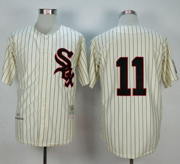 Luis Aparicio Chicago White Sox cream jersey