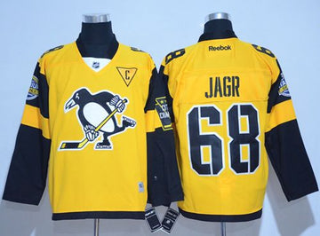 Jaromir Jagr Pittsburgh Penguins gold Stadium Series jersey