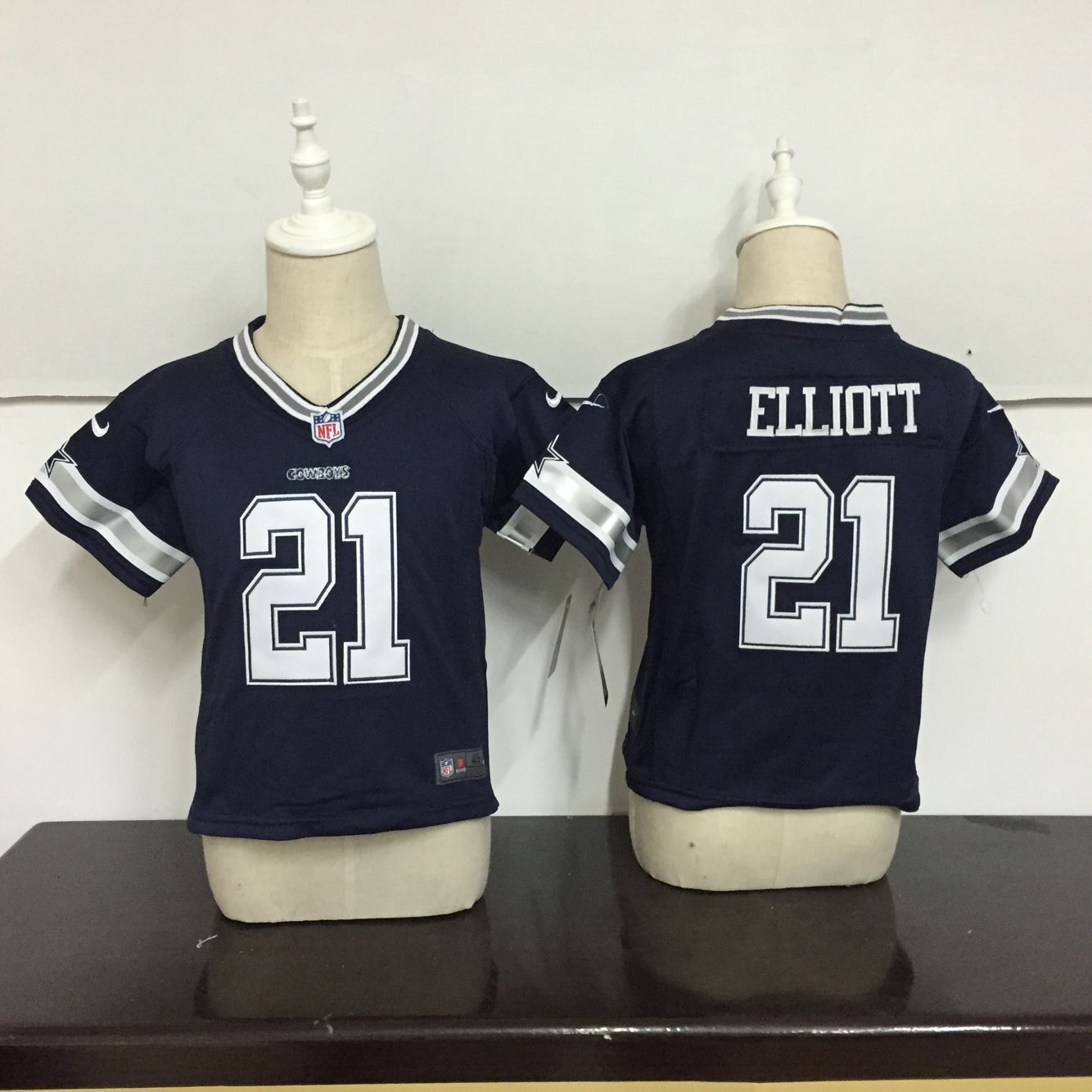 Ezekiel Elliott Dallas Cowboys blue jersey